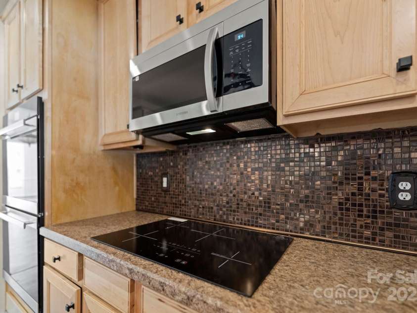 15814 Herring Gull Way, Charlotte, NC 28278.  MLS# CAR4243108, YatesRealty ID 10566. 