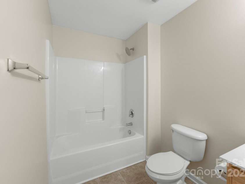 15814 Herring Gull Way, Charlotte, NC 28278.  MLS# CAR4243108, YatesRealty ID 10566. 