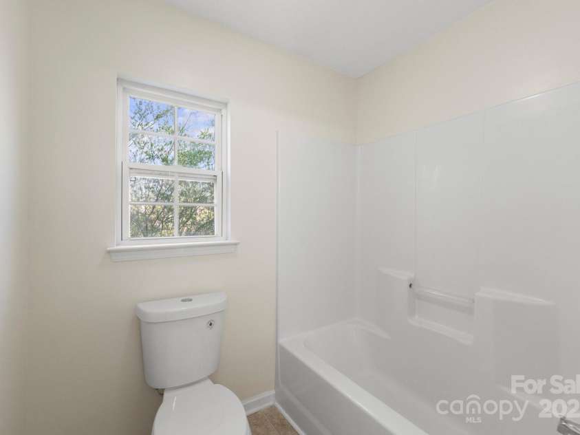 15814 Herring Gull Way, Charlotte, NC 28278.  MLS# CAR4243108, YatesRealty ID 10566. 