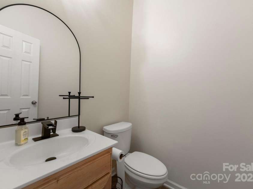 15814 Herring Gull Way, Charlotte, NC 28278.  MLS# CAR4243108, YatesRealty ID 10566. 