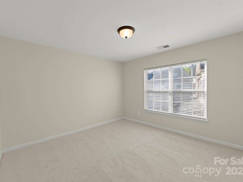 15814 Herring Gull Way, Charlotte, NC 28278.  MLS# CAR4243108, YatesRealty ID 10566. 