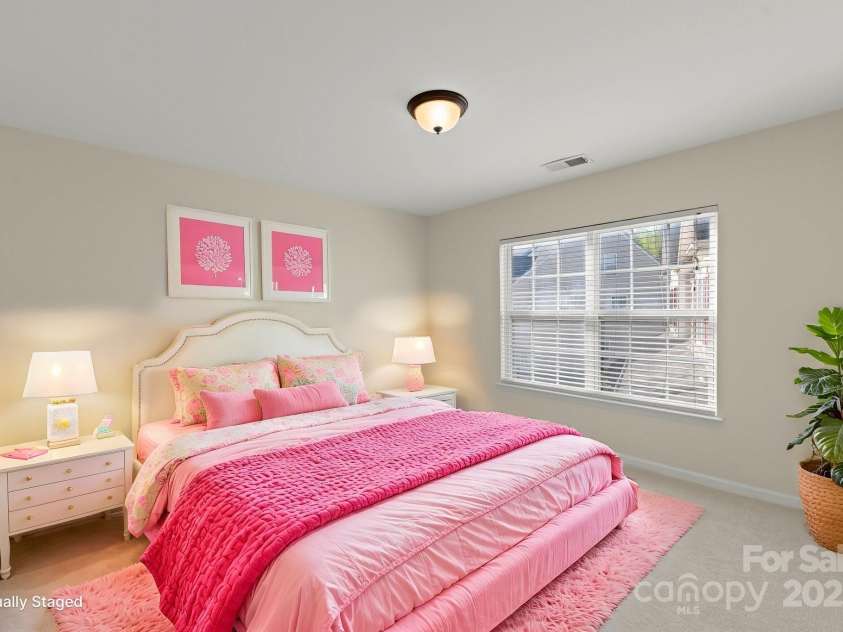 15814 Herring Gull Way, Charlotte, NC 28278.  MLS# CAR4243108, YatesRealty ID 10566. 