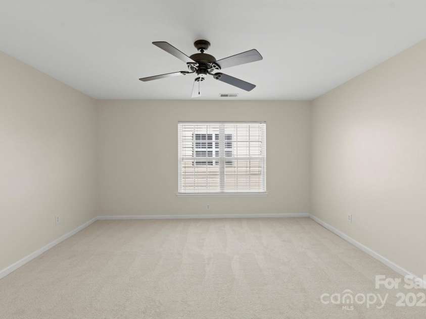 15814 Herring Gull Way, Charlotte, NC 28278.  MLS# CAR4243108, YatesRealty ID 10566. 