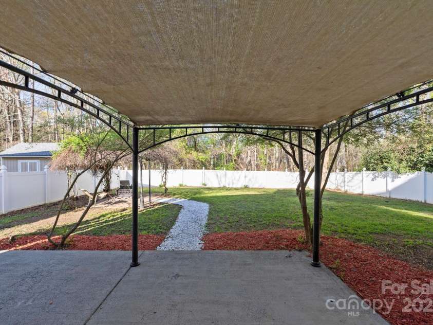 15814 Herring Gull Way, Charlotte, NC 28278.  MLS# CAR4243108, YatesRealty ID 10566. 