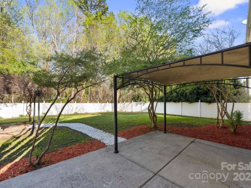 15814 Herring Gull Way, Charlotte, NC 28278.  MLS# CAR4243108, YatesRealty ID 10566. 