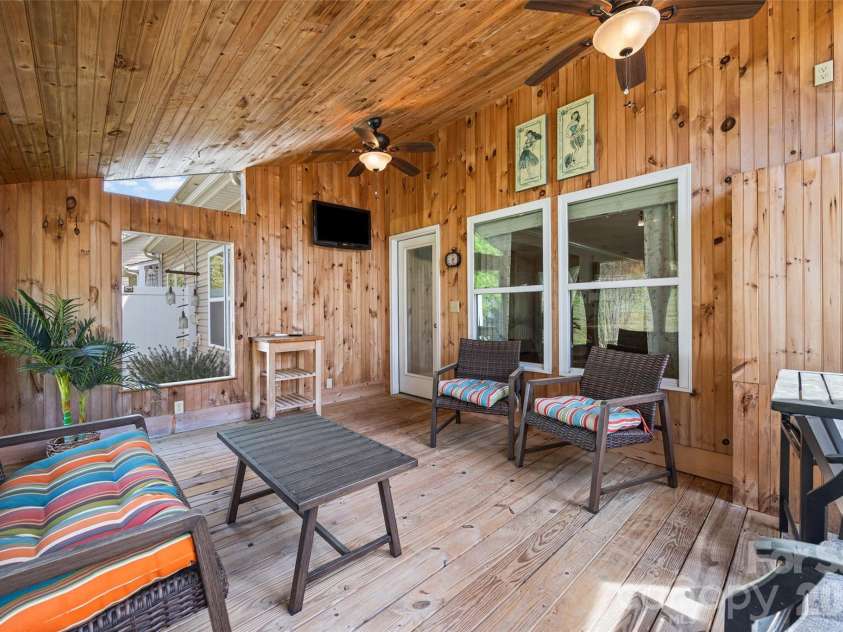 334 Battery Circle, Clover, SC 29710.  MLS# CAR4367337, YatesRealty ID 10567. 
