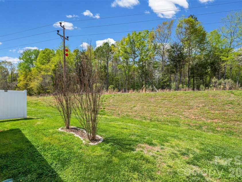 334 Battery Circle, Clover, SC 29710.  MLS# CAR4367337, YatesRealty ID 10567. 