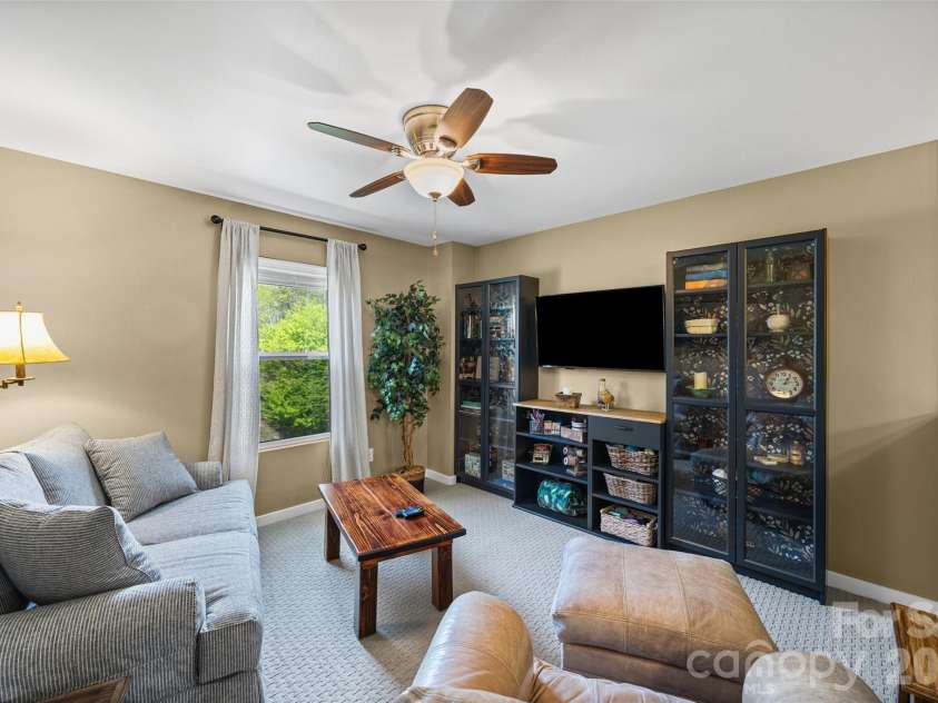 334 Battery Circle, Clover, SC 29710.  MLS# CAR4367337, YatesRealty ID 10567. Loft with tv cabinet to remain