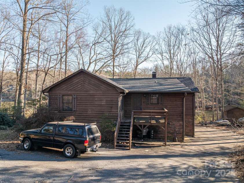 8749 Dog Leg Road, Sherrills Ford, NC 28673.  MLS# CAR4225889, YatesRealty ID 10567. 