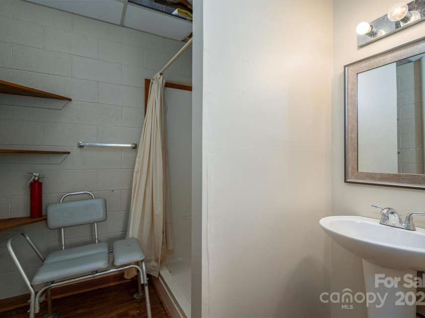 8749 Dog Leg Road, Sherrills Ford, NC 28673.  MLS# CAR4225889, YatesRealty ID 10567. Basement Full Bath