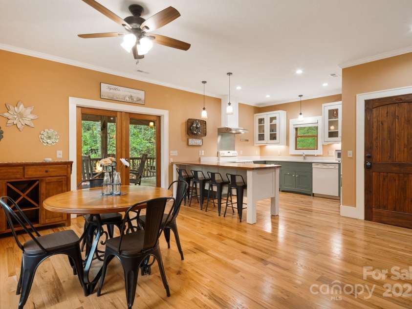 79 Slumber Lane, Sylva, NC 28779.  MLS# CAR4248266, YatesRealty ID 10570. 