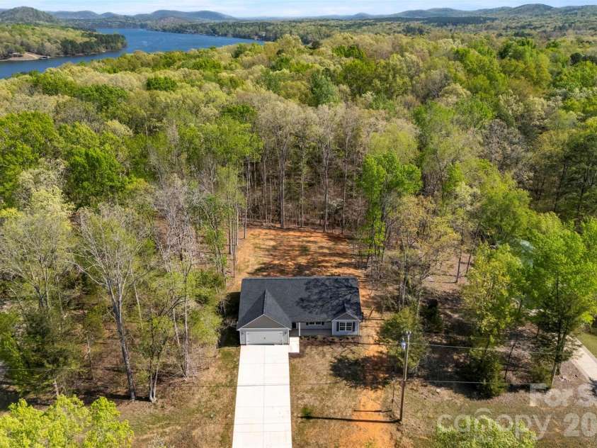 872 Roxboro Drive, Mount Gilead, NC 27306.  MLS# CAR4365585, YatesRealty ID 10570. 