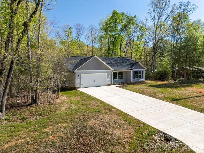 872 Roxboro Drive, Mount Gilead, NC 27306.  MLS# CAR4365585, YatesRealty ID 10570. 