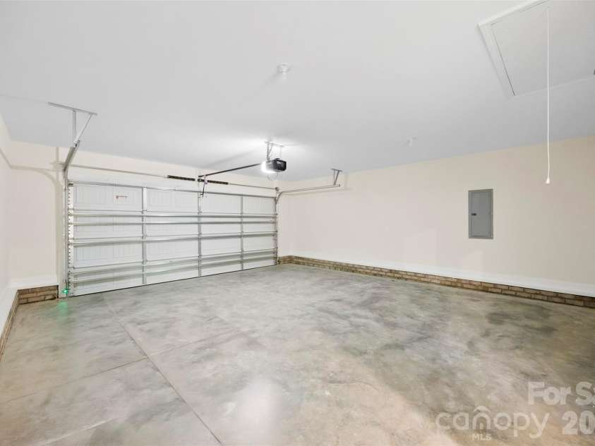 872 Roxboro Drive, Mount Gilead, NC 27306.  MLS# CAR4365585, YatesRealty ID 10570. 