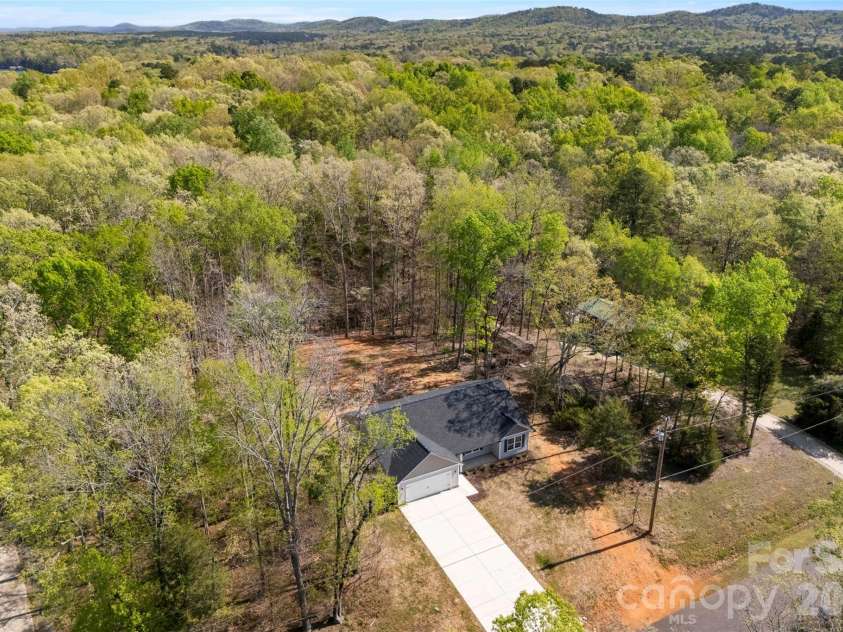 872 Roxboro Drive, Mount Gilead, NC 27306.  MLS# CAR4365585, YatesRealty ID 10570. 