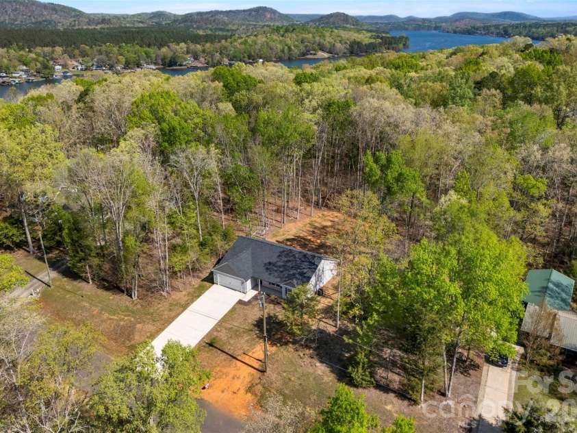 872 Roxboro Drive, Mount Gilead, NC 27306.  MLS# CAR4365585, YatesRealty ID 10570. 