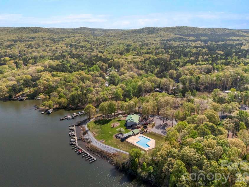 872 Roxboro Drive, Mount Gilead, NC 27306.  MLS# CAR4365585, YatesRealty ID 10570. 