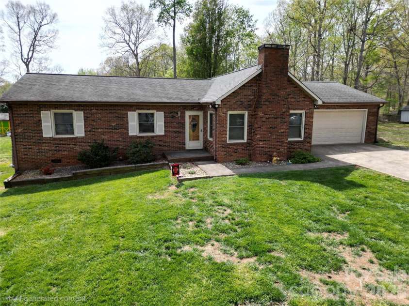 172 Oak Haven Drive, Statesville, NC 28625.  MLS# CAR4364663, YatesRealty ID 10571. 