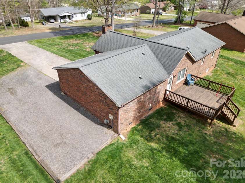 172 Oak Haven Drive, Statesville, NC 28625.  MLS# CAR4364663, YatesRealty ID 10571. 