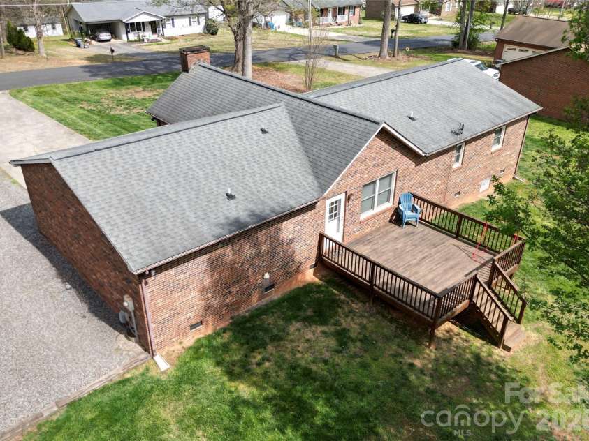 172 Oak Haven Drive, Statesville, NC 28625.  MLS# CAR4364663, YatesRealty ID 10571. 