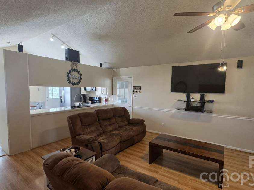 172 Oak Haven Drive, Statesville, NC 28625.  MLS# CAR4364663, YatesRealty ID 10571. 