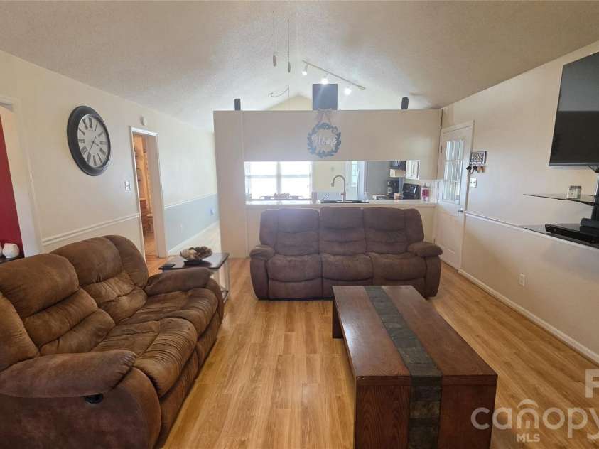 172 Oak Haven Drive, Statesville, NC 28625.  MLS# CAR4364663, YatesRealty ID 10571. 