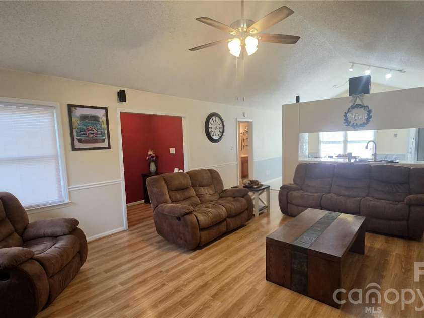 172 Oak Haven Drive, Statesville, NC 28625.  MLS# CAR4364663, YatesRealty ID 10571. 