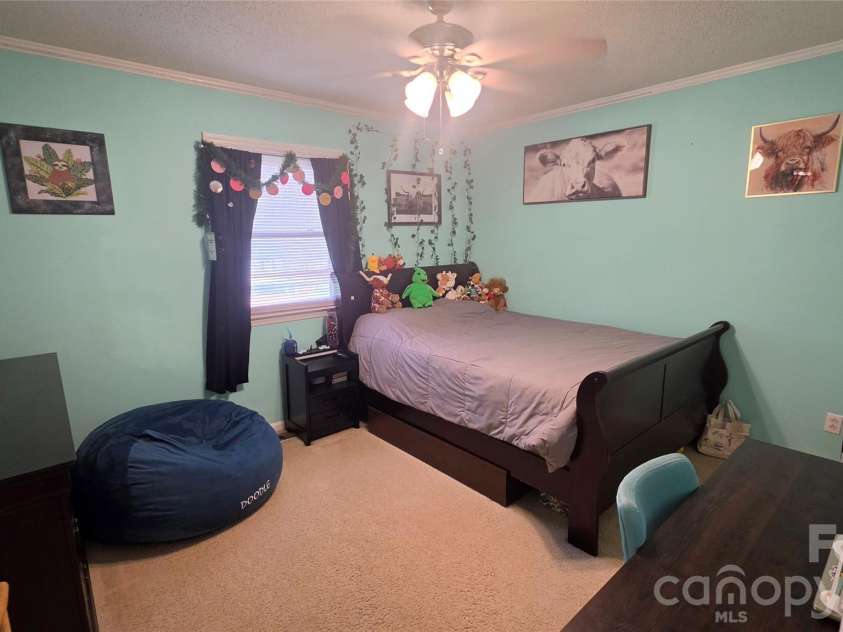 172 Oak Haven Drive, Statesville, NC 28625.  MLS# CAR4364663, YatesRealty ID 10571. 