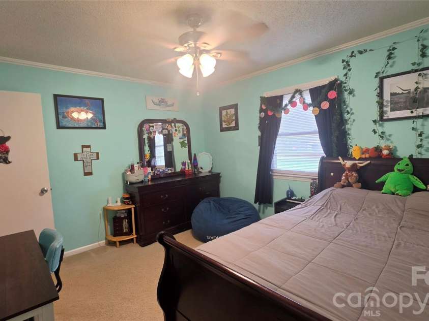 172 Oak Haven Drive, Statesville, NC 28625.  MLS# CAR4364663, YatesRealty ID 10571. 