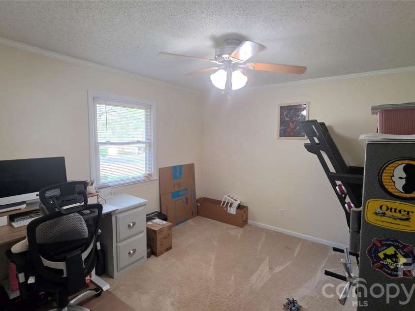 172 Oak Haven Drive, Statesville, NC 28625.  MLS# CAR4364663, YatesRealty ID 10571. 