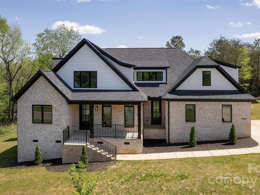 3500 Manna Lane, Mount Holly, NC 28120.  MLS# CAR4242050, YatesRealty ID 10572. 