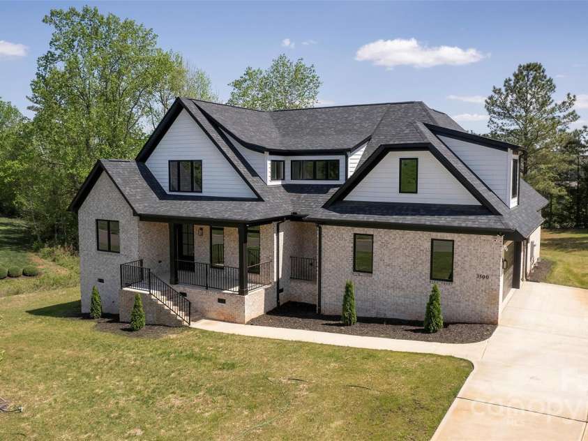 3500 Manna Lane, Mount Holly, NC 28120.  MLS# CAR4242050, YatesRealty ID 10572. 