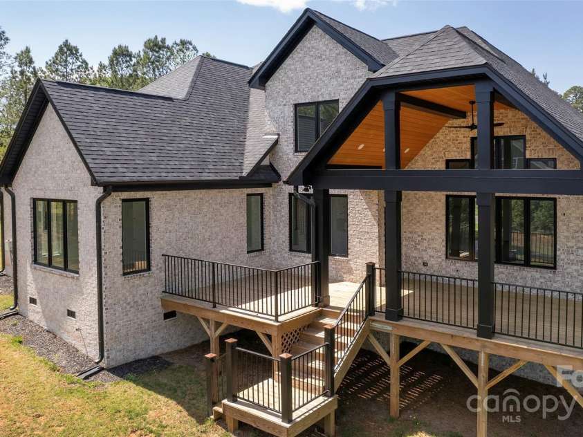 3500 Manna Lane, Mount Holly, NC 28120.  MLS# CAR4242050, YatesRealty ID 10572. 
