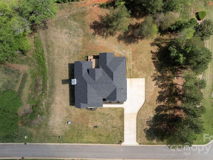 3500 Manna Lane, Mount Holly, NC 28120.  MLS# CAR4242050, YatesRealty ID 10572. 