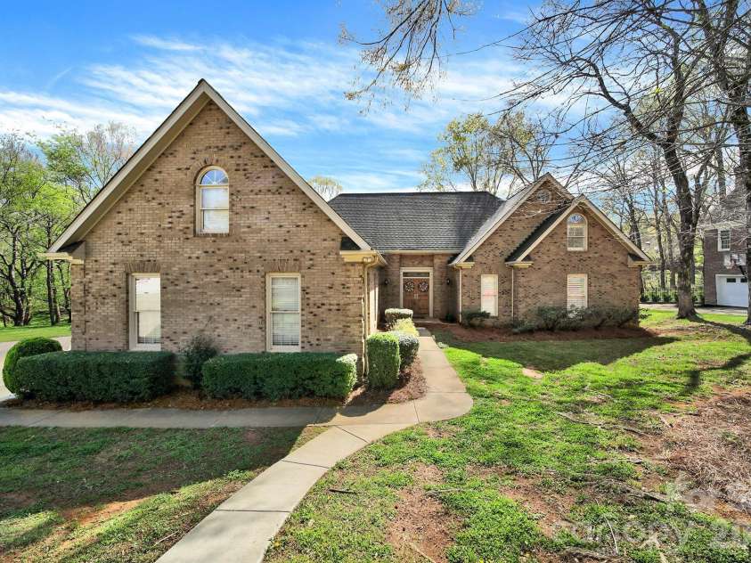 450 Serendipity Drive, Fort Mill, SC 29708.  MLS# CAR4342819, YatesRealty ID 10572. 