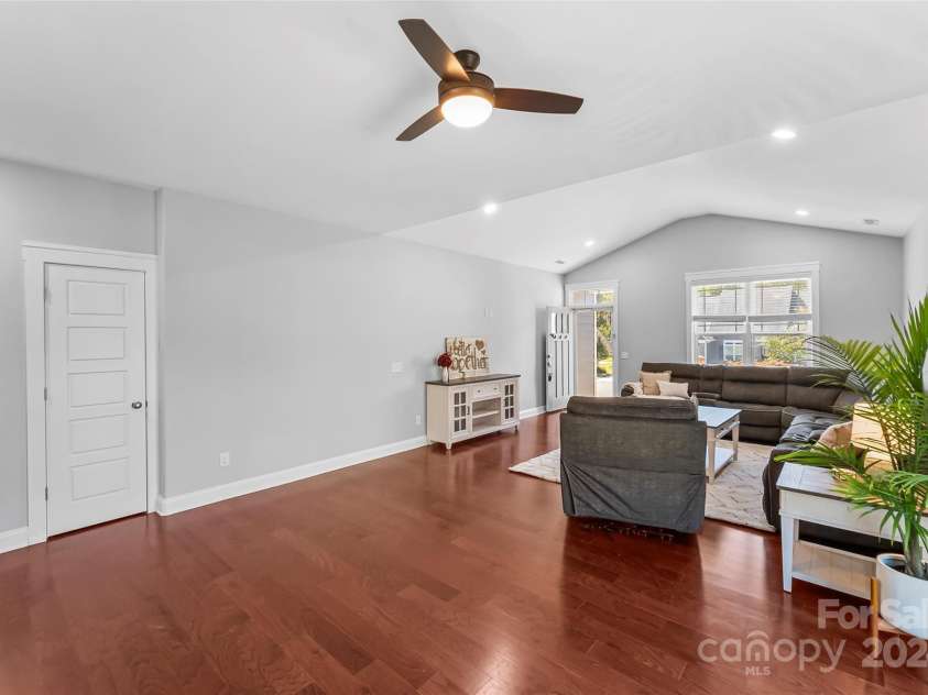 3157 Delaware Drive, Denver, NC 28037.  MLS# CAR4192113, YatesRealty ID 10575. 