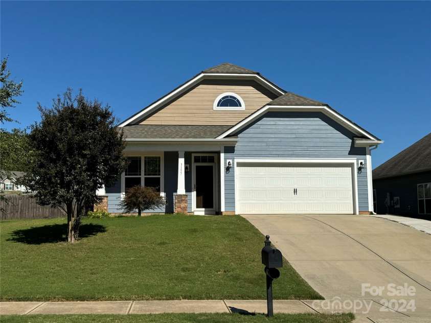 3157 Delaware Drive, Denver, NC 28037.  MLS# CAR4192113, YatesRealty ID 10575. 