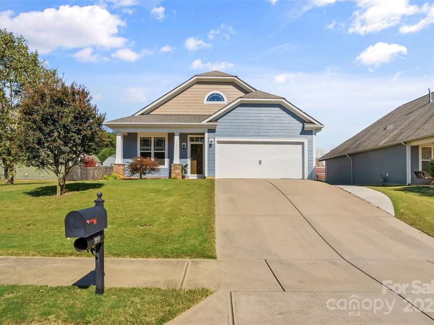 3157 Delaware Drive, Denver, NC 28037.  MLS# CAR4192113, YatesRealty ID 10575. 