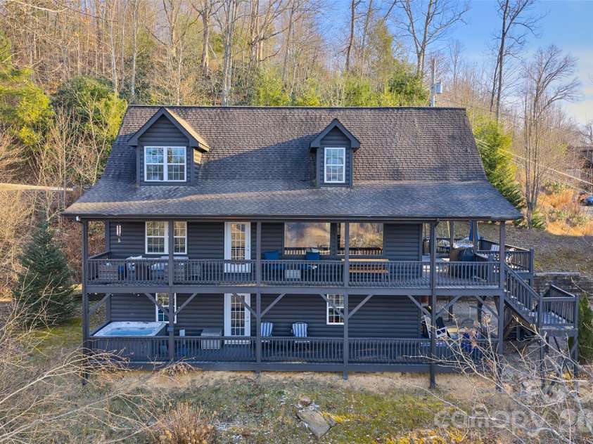 263 Pinnacle Drive, Burnsville, NC 28714.  MLS# CAR4341549, YatesRealty ID 10576. 