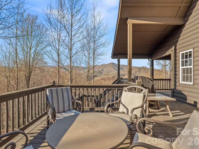 263 Pinnacle Drive, Burnsville, NC 28714.  MLS# CAR4341549, YatesRealty ID 10576. 