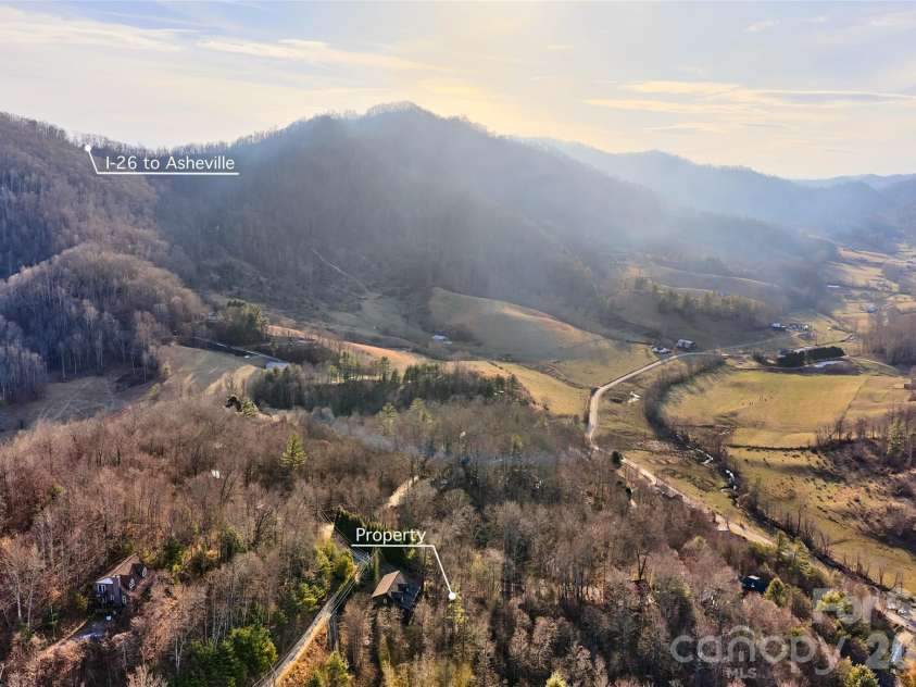 263 Pinnacle Drive, Burnsville, NC 28714.  MLS# CAR4341549, YatesRealty ID 10576. 