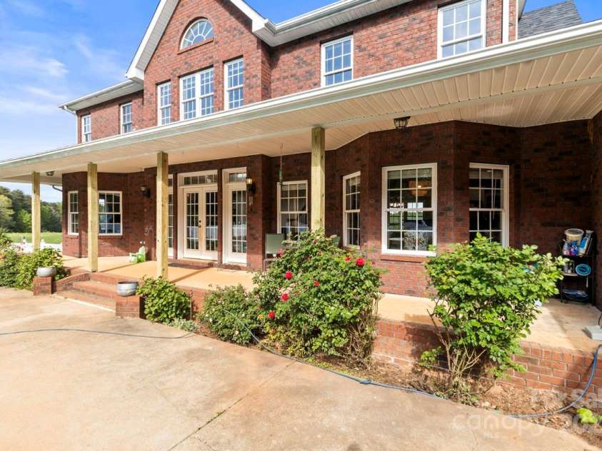 3300 Paul Heavner Lane, Lincolnton, NC 28092.  MLS# CAR4248315, YatesRealty ID 10576. 