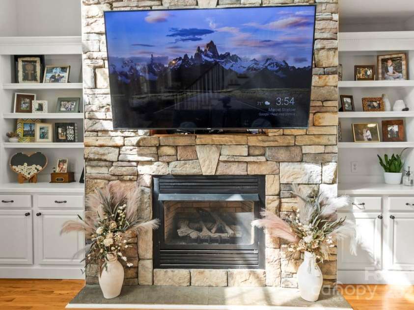 3300 Paul Heavner Lane, Lincolnton, NC 28092.  MLS# CAR4248315, YatesRealty ID 10576. 