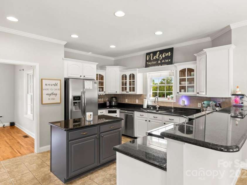 3300 Paul Heavner Lane, Lincolnton, NC 28092.  MLS# CAR4248315, YatesRealty ID 10576. 