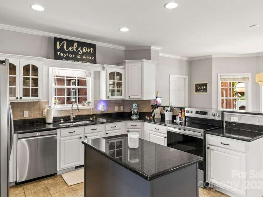 3300 Paul Heavner Lane, Lincolnton, NC 28092.  MLS# CAR4248315, YatesRealty ID 10576. 