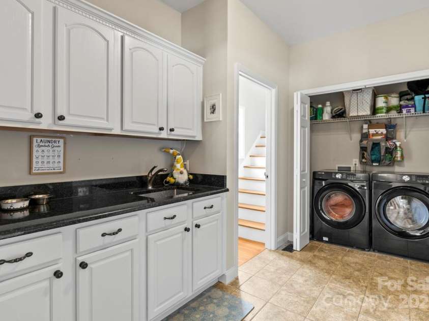 3300 Paul Heavner Lane, Lincolnton, NC 28092.  MLS# CAR4248315, YatesRealty ID 10576. 