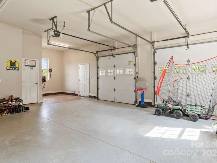 3300 Paul Heavner Lane, Lincolnton, NC 28092.  MLS# CAR4248315, YatesRealty ID 10576. 