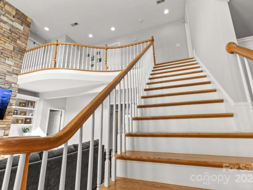 3300 Paul Heavner Lane, Lincolnton, NC 28092.  MLS# CAR4248315, YatesRealty ID 10576. 