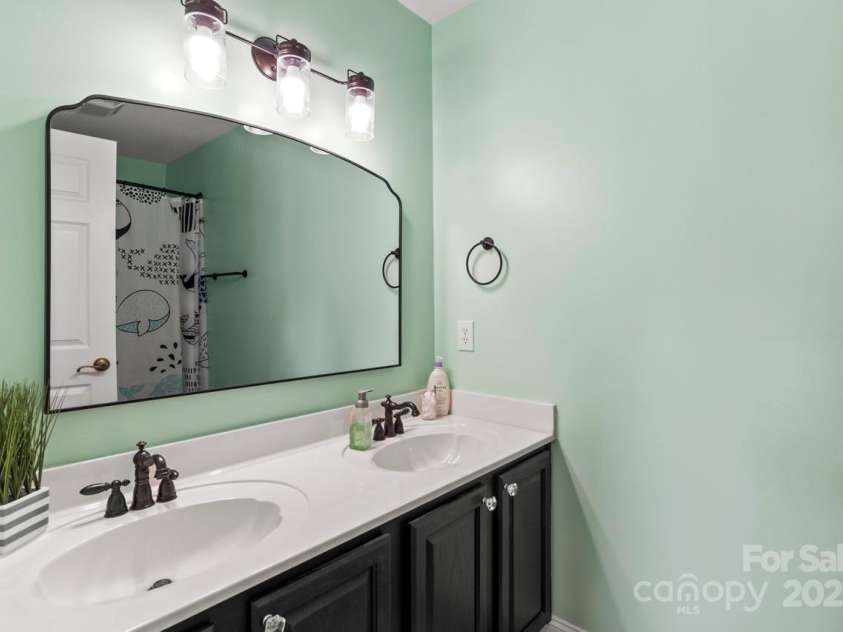 3300 Paul Heavner Lane, Lincolnton, NC 28092.  MLS# CAR4248315, YatesRealty ID 10576. 