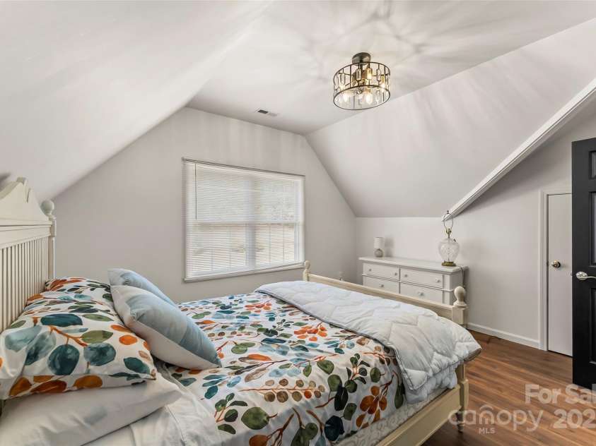 1441 Southpointe Drive, Morganton, NC 28655.  MLS# CAR4226820, YatesRealty ID 10578. 2nd floor bedroom (4th)